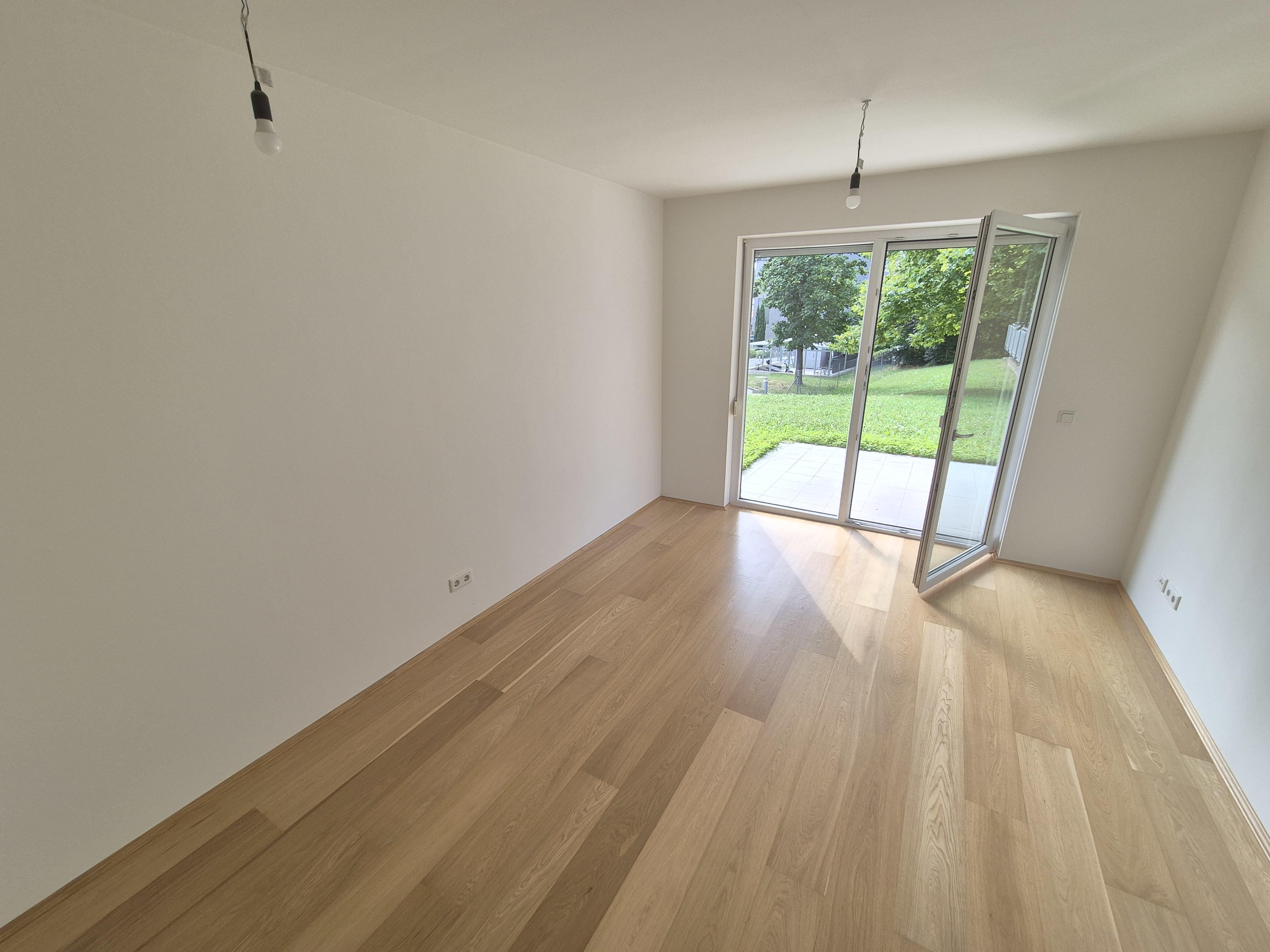 Moderne Neubauwohnung mit gro&szlig;z&uuml;giger Terrasse